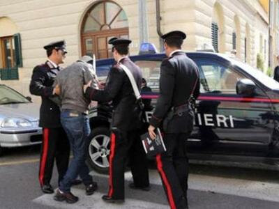 Molestie, minacce e danneggiamenti all&#039;auto: stalker arrestato dai carabinieri