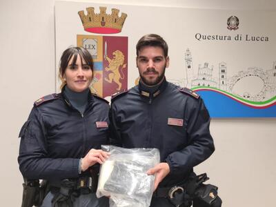 Arrestati dalla polizia quattro spacciatori albanesi, sequestrato oltre un chilo di cocaina