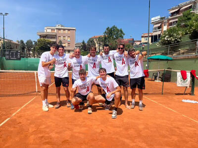 Piccoli Sinner crescono: storica promozione in A2 per il Circolo Tennis Lucca