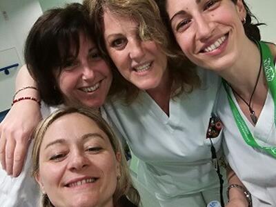 Le colleghe e i colleghi del “San Luca” salutano l’infermiera Manuela Paolinelli, arrivata alla pensione  