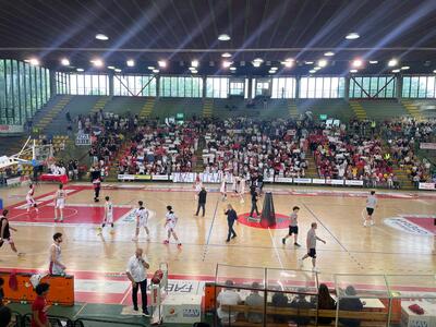 Basket Club Lucca batte in Gara 3 San Miniato di fronte a 1700 spettatori, e adesso è finale