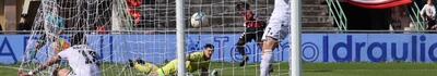 Mister Gorgone accolto dagli applausi nel dopo partita e se li merita tutti