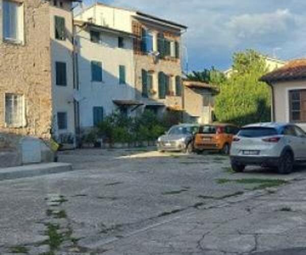 Il sindaco sta male, il prefetto... dorme e allora gli abitanti di Antraccoli si mobilitano contro il Centro Accoglienza immigrati