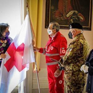 consegna bandiera in provincia