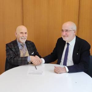 Caggiano e Palestini alla firma della donazione